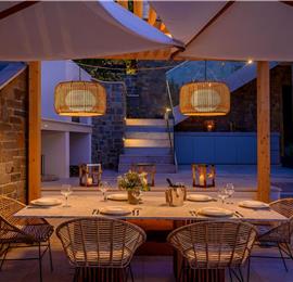 4 Bedroom Villa with Pool, Sumartin, sleeps 8